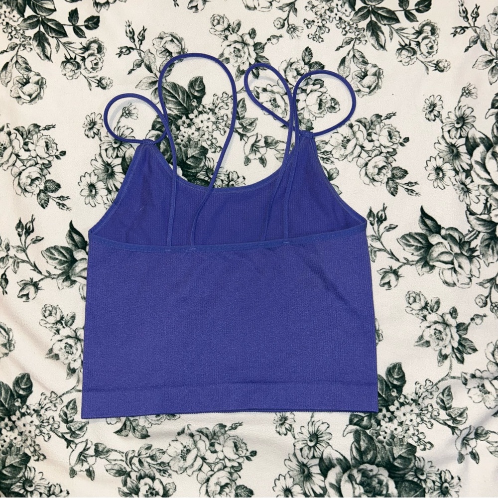 Cropped Tank Tops - Picture 3 of 5